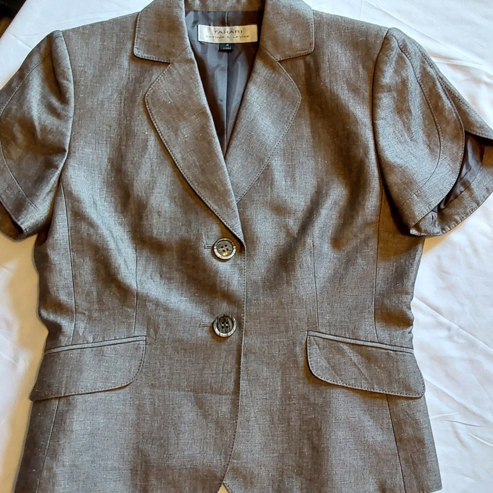 Tahari Arthur S levine Women's Brown‎ 2- piece Linen Blend skirt suit size 4
